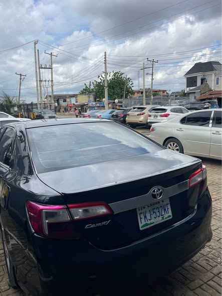 A picture of Toyota Camry 2012 SE