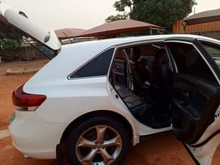 A picture of Used Toyota Venza 015