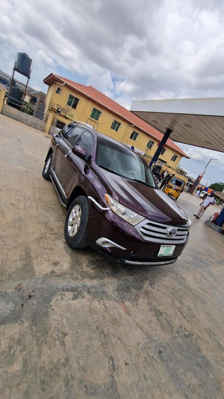 A picture of Toyota Highlander 2013