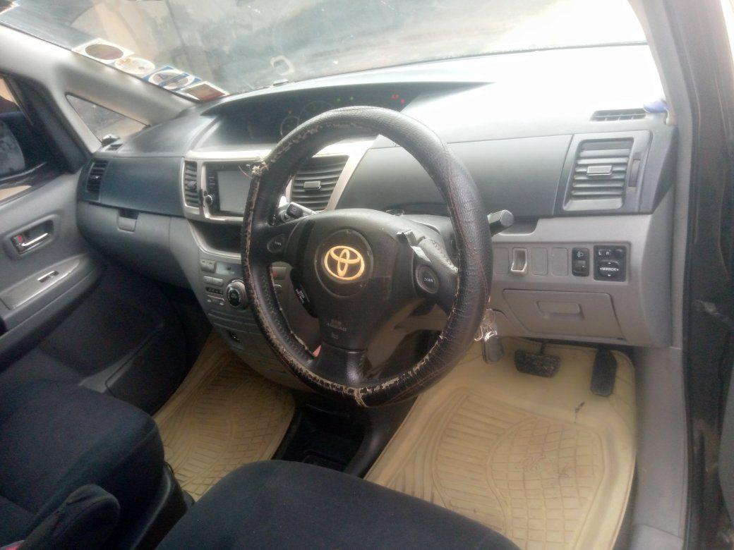A picture of TOYOTA NOAH NEW SHAPE ON SALE