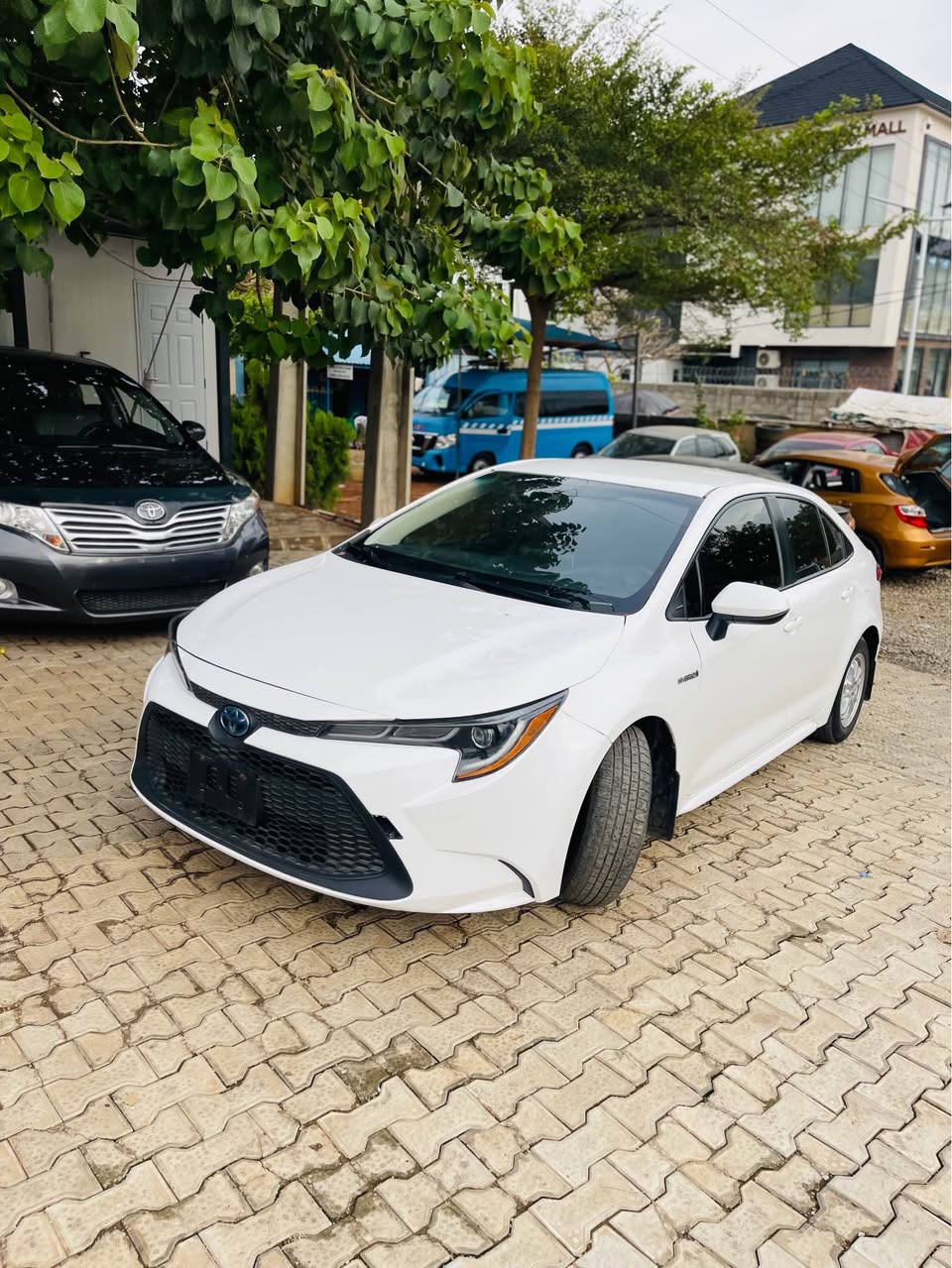 A picture of 2020 TOYOTA COROLLA HYBRID FOREIGN USED SUPER CLEAN