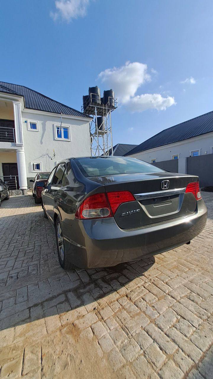 A picture of 2010 Honda ClVIC