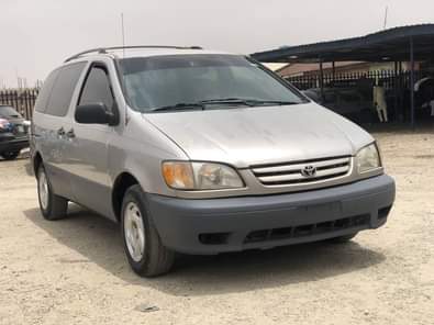 A picture of FIRST BODY An Extremely Clean Used Toyota Sienna 2002 Model