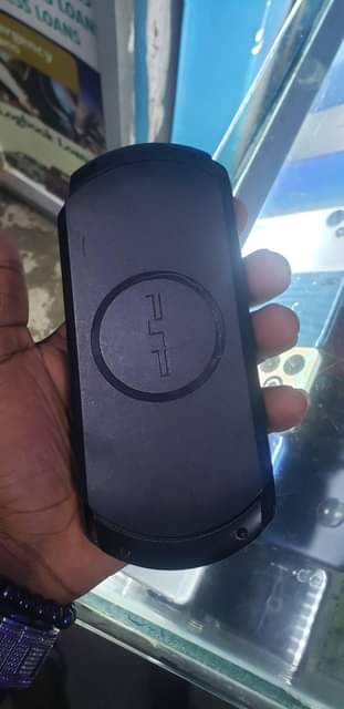 A picture of Psp on sell 150k in bada kireka it cames with