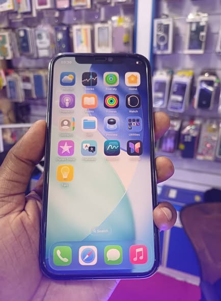 A picture of Iphone 12 pro 128gb