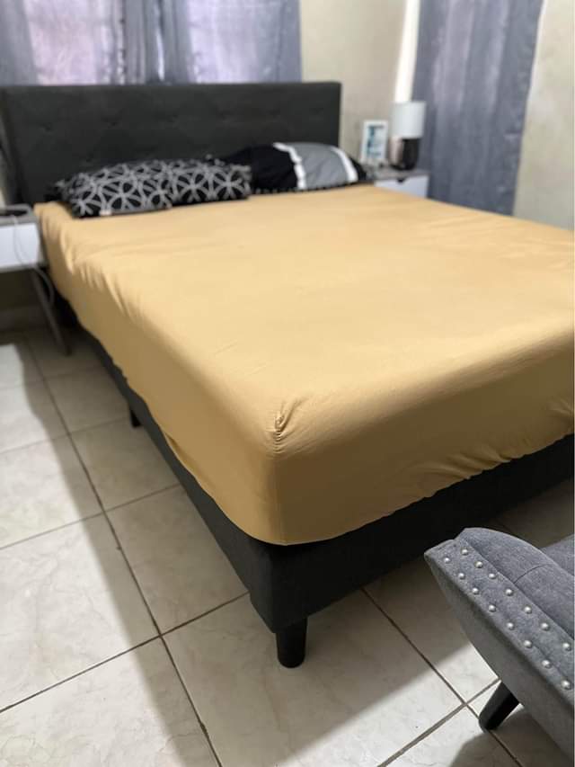 queen size bed