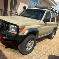 A picture of TOYOTA LANDA CRUISER