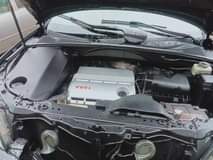 A picture of 2011 full option venza 6 plugs with panoramic sunroof keyless