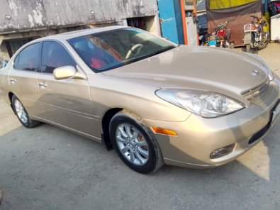 A picture of In good condition Sharp lexus es 330 With android screen