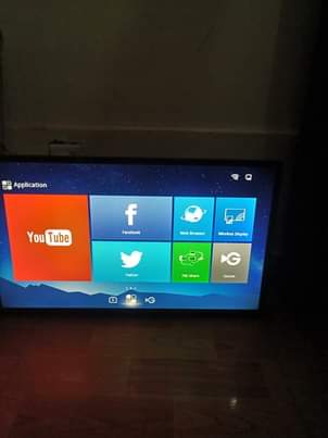 A picture of 32 inch smart android digital led tv 375k .swaps allowed