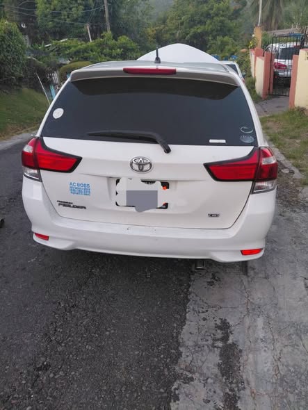 toyota fielder