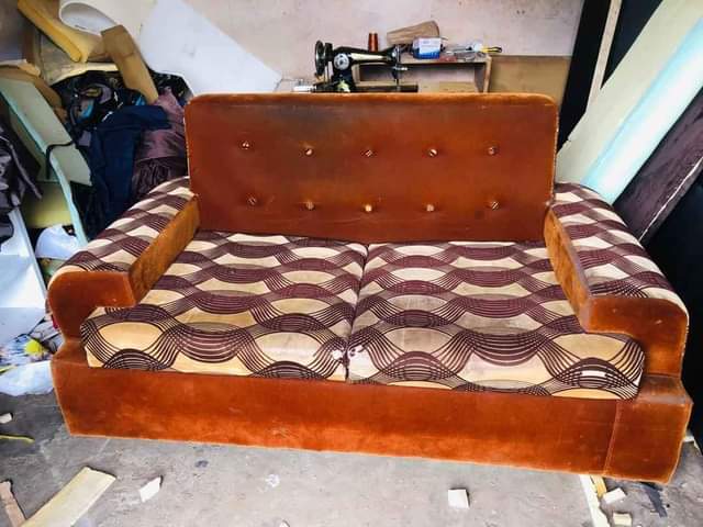 A picture of Sofa love seat