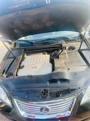 A picture of 2008 model clean es350 Buy and drive Price 7million Location