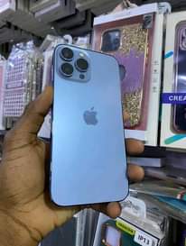 A picture of I phone 13 pro Max