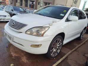A picture of Toyota Harrier 2005 At 30m 0706044260 0774245262