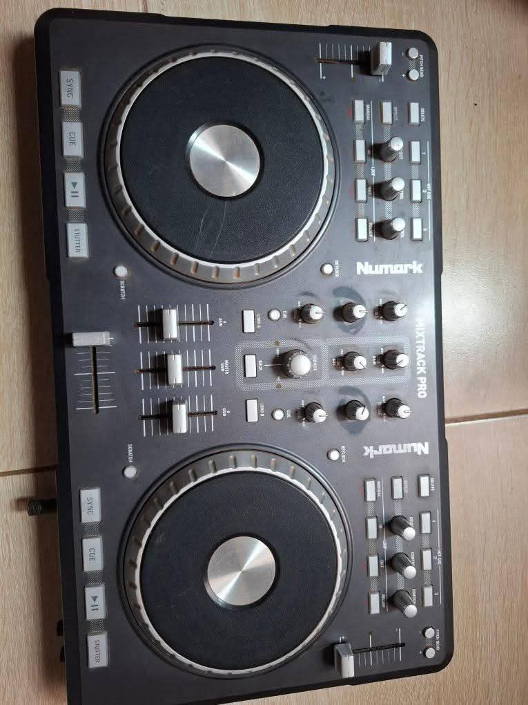 A picture of Dj controller