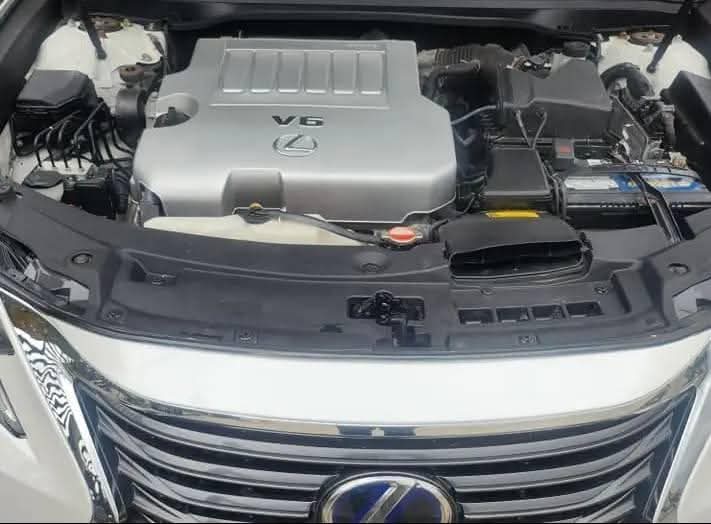 A picture of Lexus E350