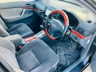 A picture of TOYOTA premio 0676671004