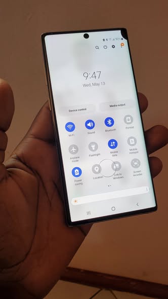 A picture of Samsung note 10