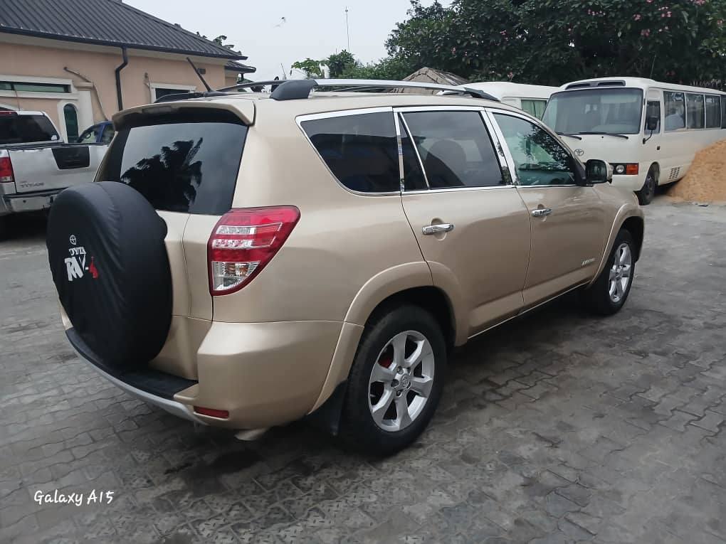 A picture of Toyota RAV4 keyless