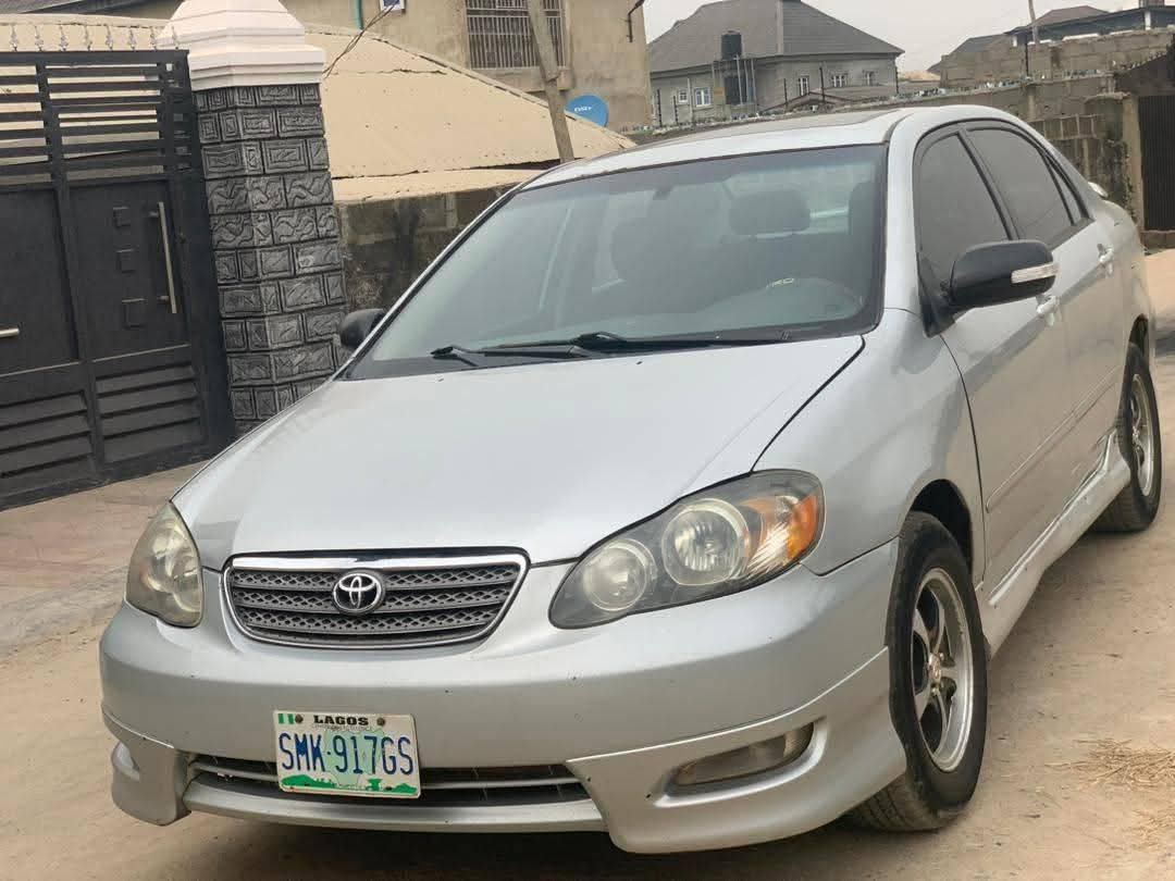 A picture of 2005 Toyota corolla