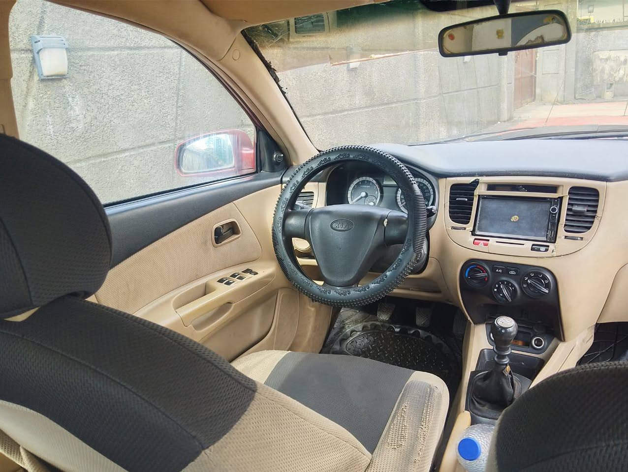 A picture of 1 430m only for this Well Maintained KIA RIO 2009