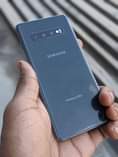 A picture of Samsung s10 plus