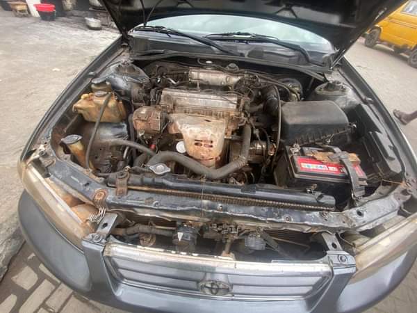 A picture of Toyota Camry 2001 model Aka envelope Buy and drive with