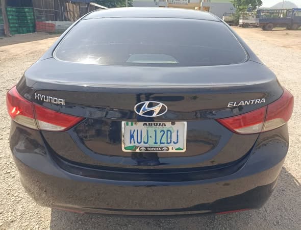 A picture of Hyundai Elantra 2013