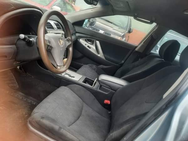 A picture of Clean Reg Toyota Camry Sport 2009 model untouched engine gear