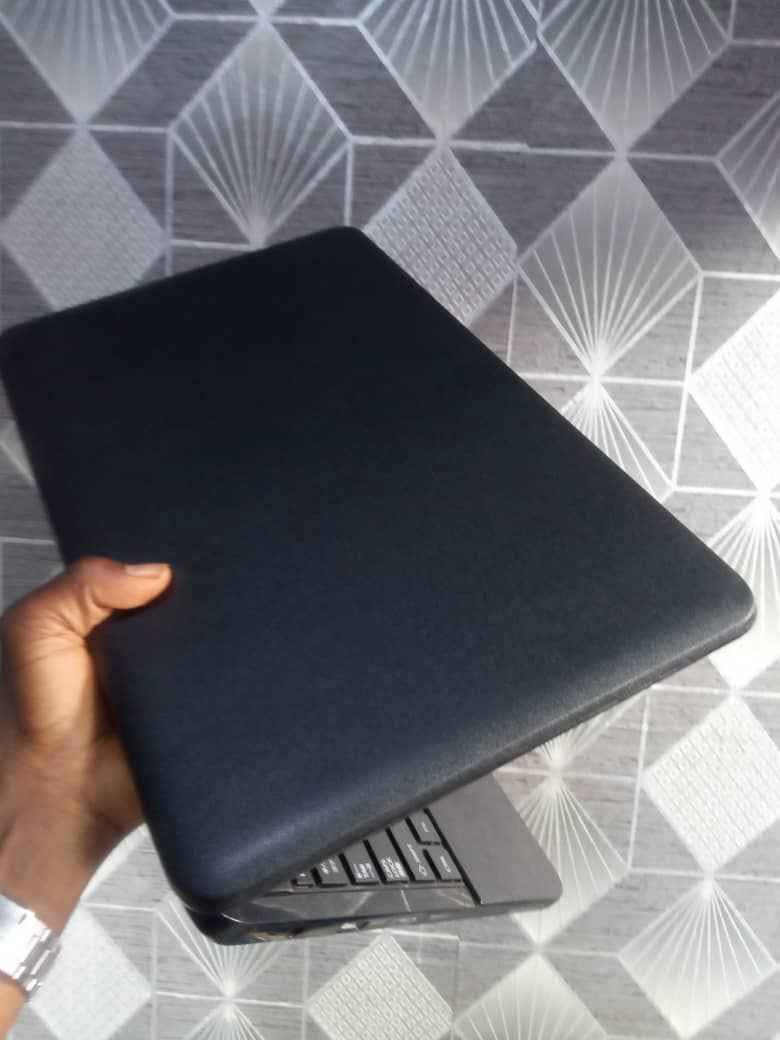 A picture of CLEAN UK USED TOSHIBA LAPTOP