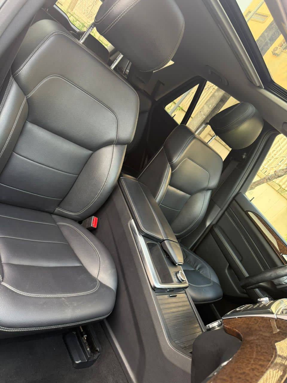 A picture of Foreign Used 2012 Mercedes Benz ML350