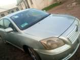 A picture of Toyota avensis 2002 with unopen engine acc chilling gear select