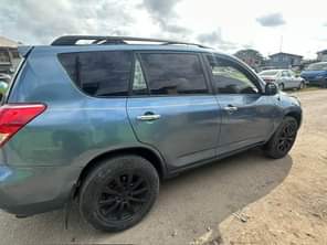 A picture of Sharp deal Clean 2008 Toyota RAV4 Limited edition Baked once