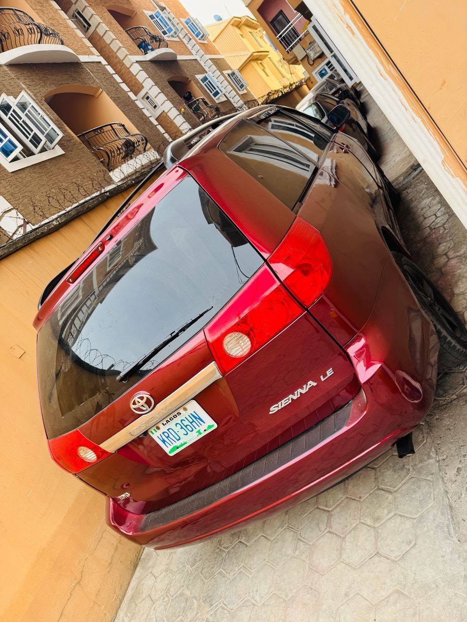 A picture of Toyota Sienna 2007