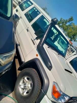 A picture of Right hand car for export Toyota LC double cab pickup
