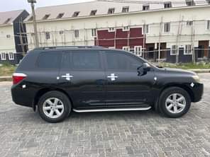 A picture of OMG This is freshly baked Toyota Frist registration first owner