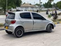A picture of VITZ RS CC1290 BEI M4 5 WAHI MAPEMA GARI UNAWASHA