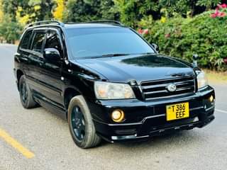 A picture of TOYOTA KLUGGER GOOD NEW FOR SELL 28M OR EXCHANGE SO