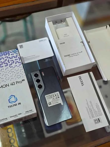 A picture of TECNO CAMON 40PRO AT 450K STORAGE 256GB 24GB RM BATTERY