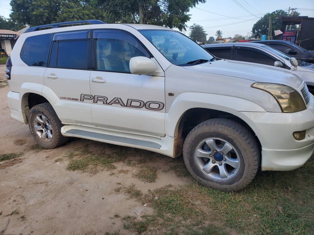 A picture of Toyota prado