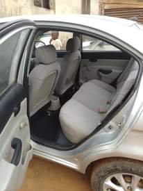 A picture of Hyundai accent 08