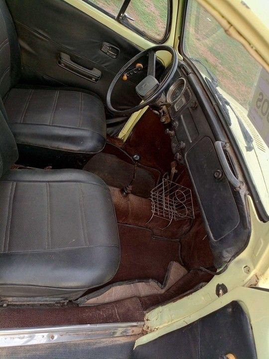 A picture of 1999 Volkswagen beetle
