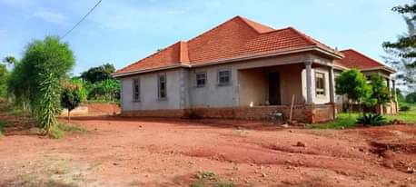 A picture of Gayaza Dundu Country Home for sale at 400m in Dundu