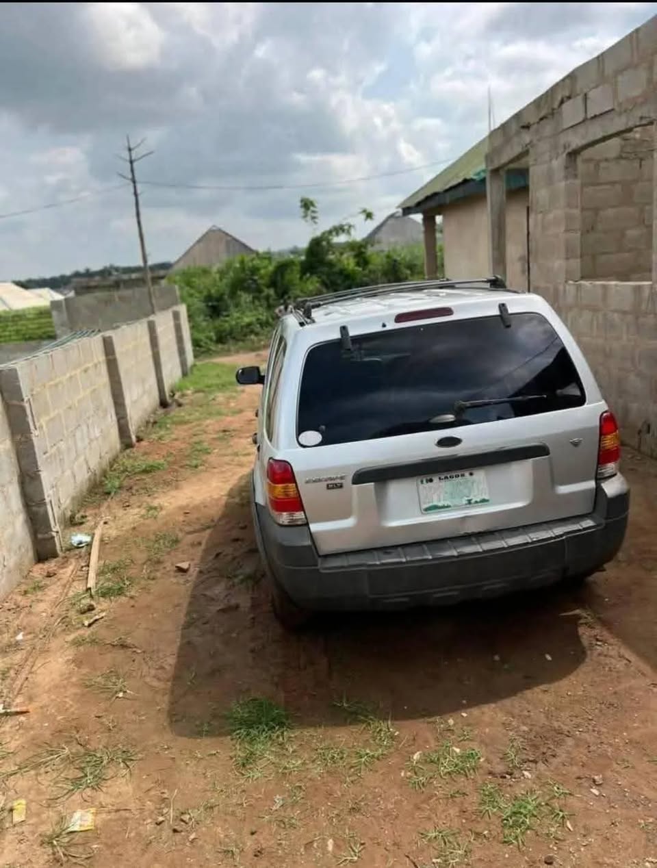 A picture of 2006 Ford escape