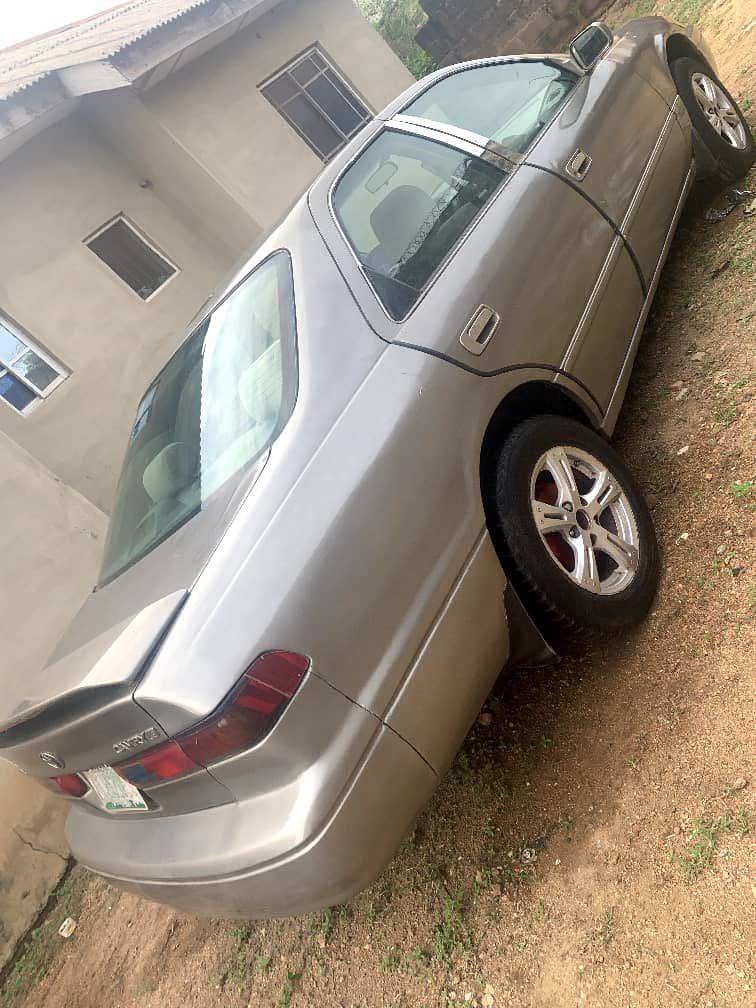 A picture of Toyota Camry pencil 2000
