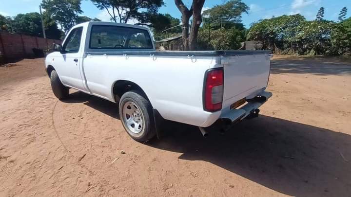 classifieds/cars nissan