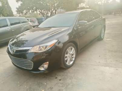 A picture of Belgium Standard 2013 Toyota Avalon with duty