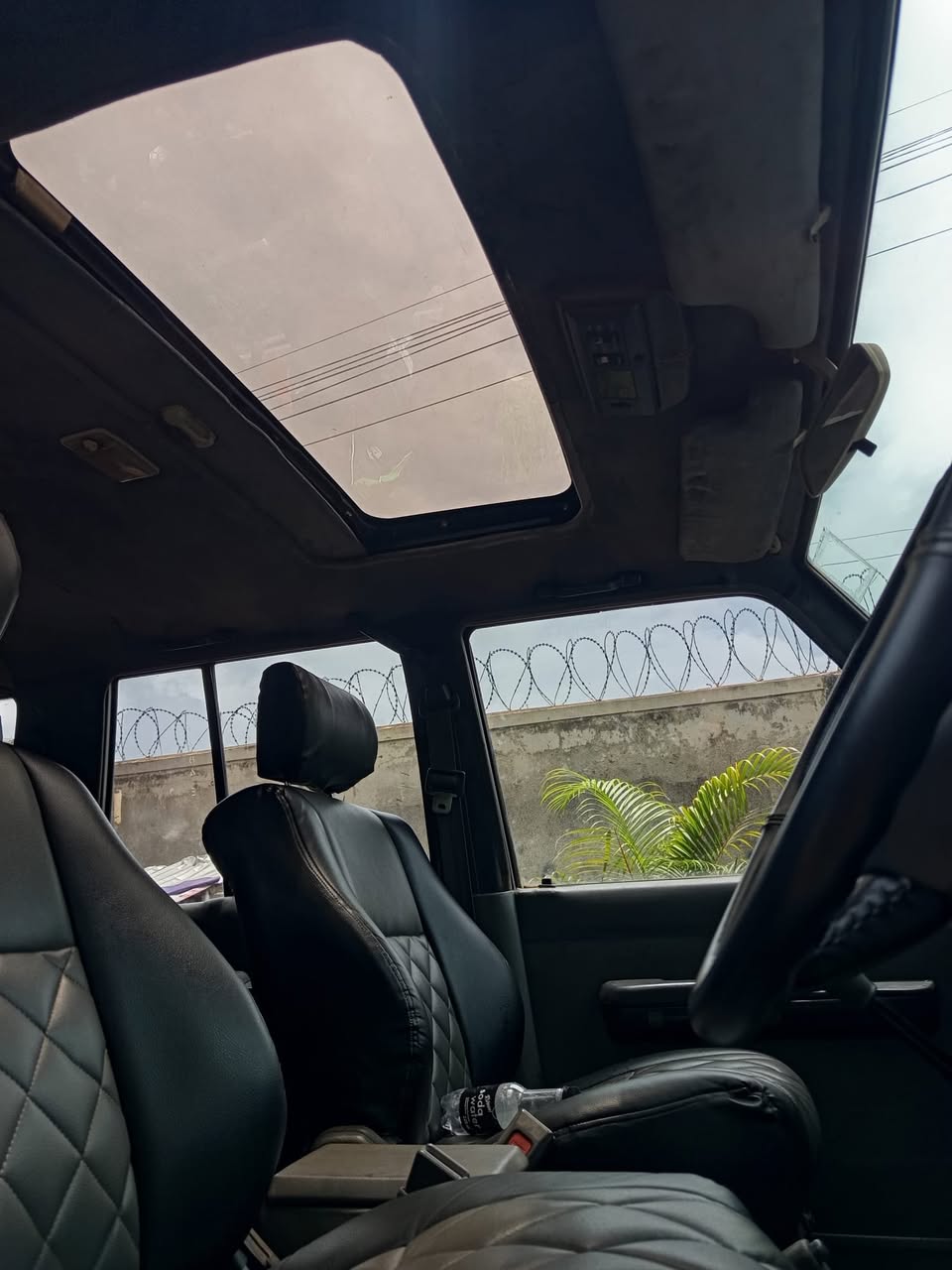 A picture of 1990 Toyota land cruiser 77