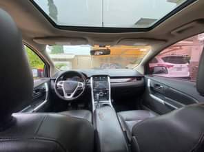 A picture of Quick deal V Clean 1st body 2012 Ford Edge with